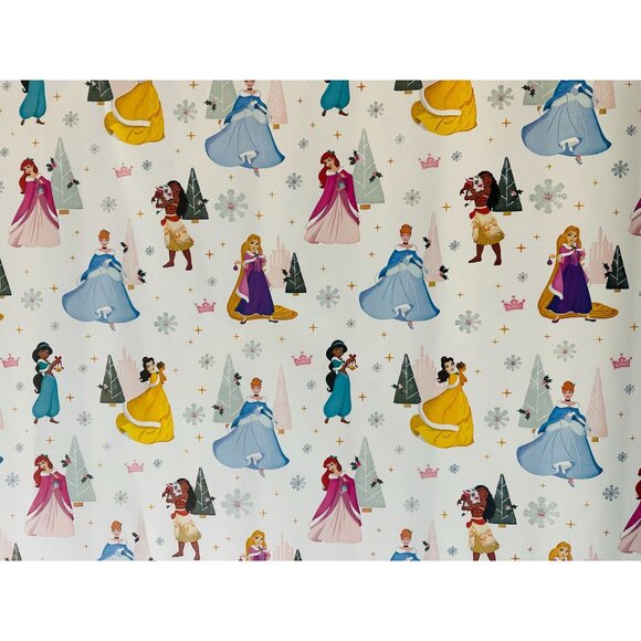 Hallmark Wrapping Paper Christmas Disney Princesses White 30 sq ft Roll Holiday - Picture 1 of 2